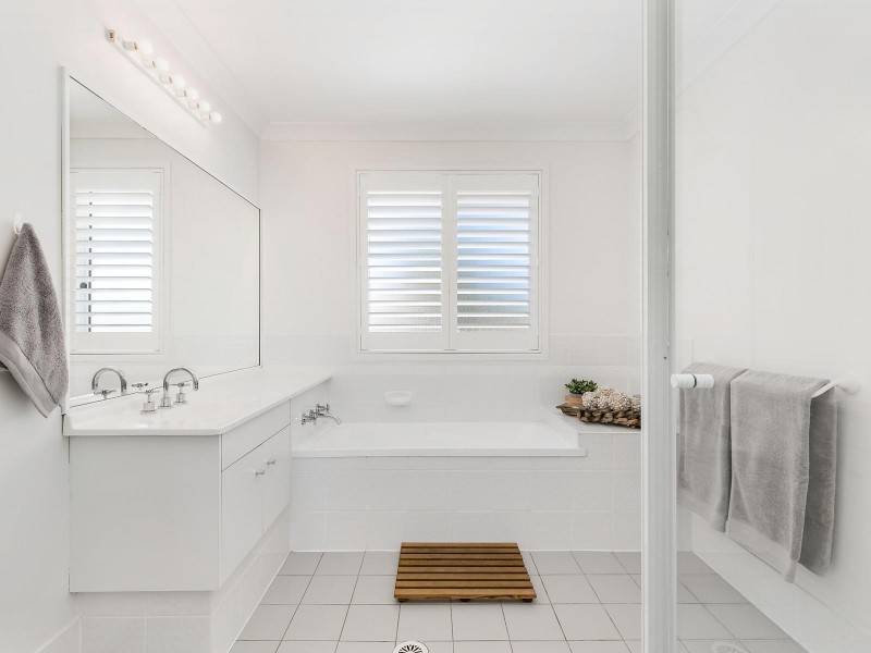 11A Dampier Street, Chifley NSW 2036