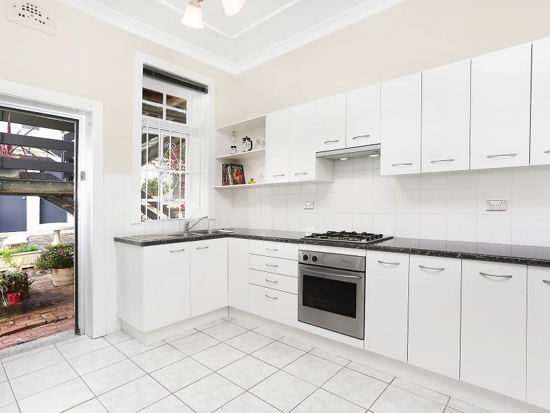 2/111 Dolphin Street, Coogee NSW 2034