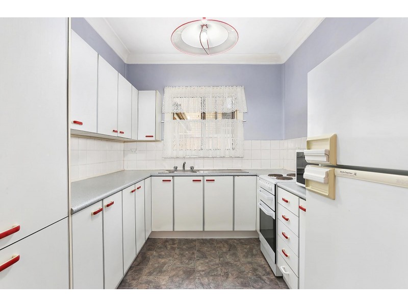 34 Brisbane Street, Chifley NSW 2036