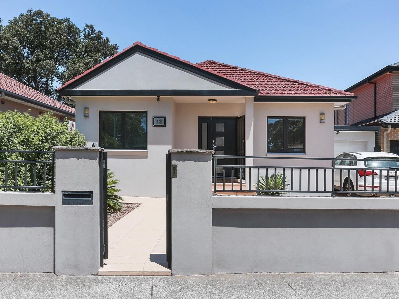12 Lismore Street, Eastlakes NSW 2018