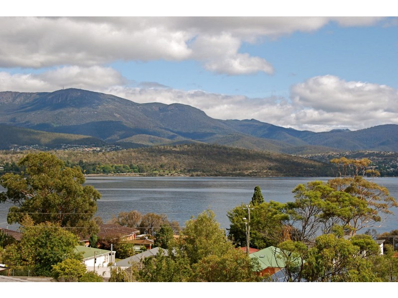 5 Swinton Place, Rose Bay TAS 7015