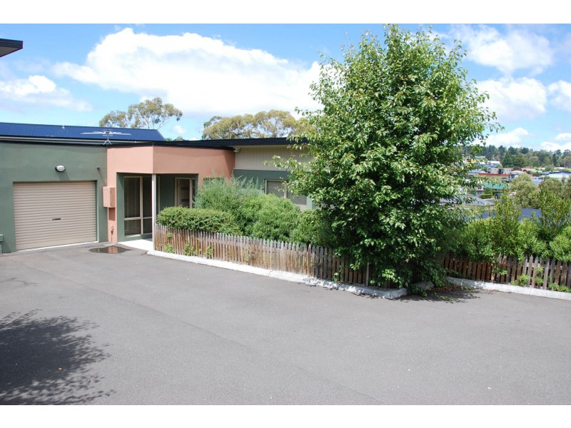 2/46 Willowbend  Road, Kingston TAS 7050