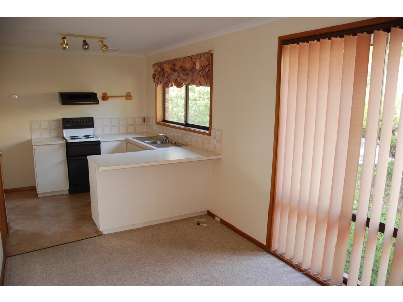 2/53 Pedder Avenue, New Town TAS 7008