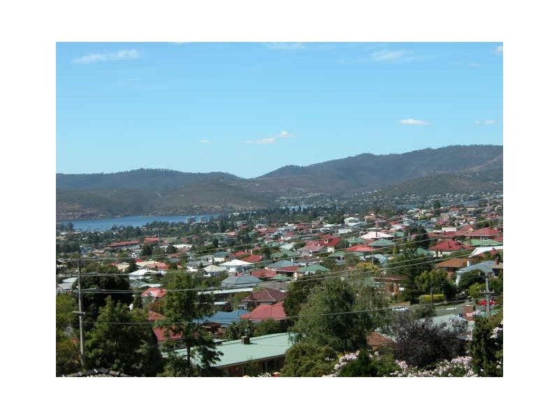 9/54 Edge Avenue, Lenah Valley TAS 7008