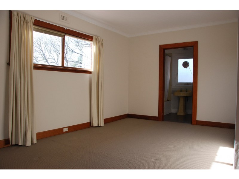 2/2 Jersey Street, Sandy Bay TAS 7005
