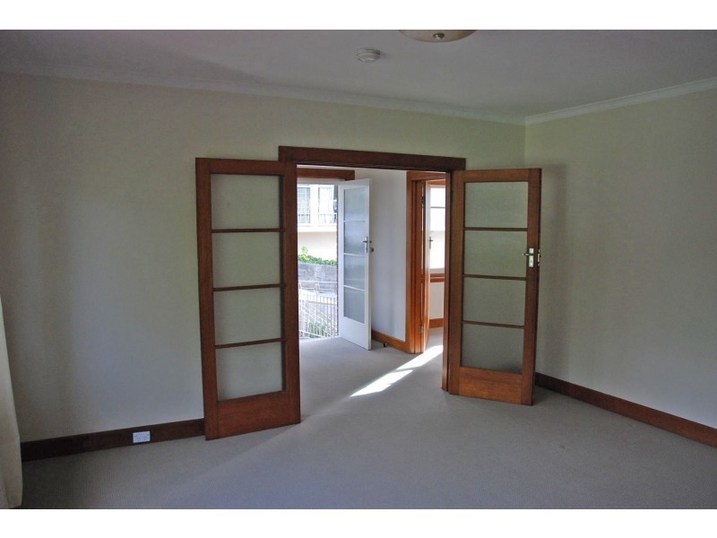 2/2 Jersey Street, Sandy Bay TAS 7005