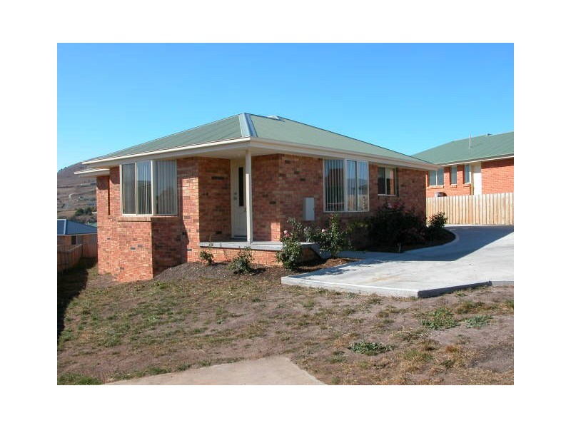 2/3 Howlett  Court, Brighton TAS 7030