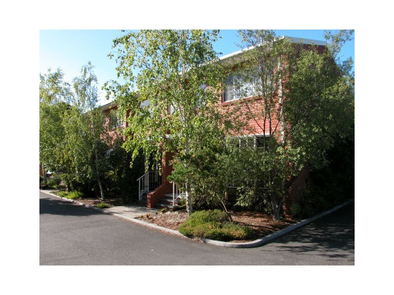 8/4 Quayle Street, Sandy Bay TAS 7005