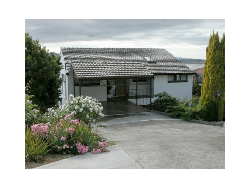 2/459 Churchill Avenue, Sandy Bay TAS 7005