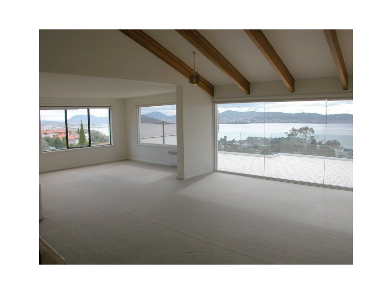 2/459 Churchill Avenue, Sandy Bay TAS 7005
