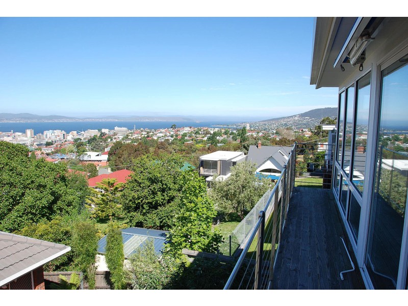 1/90 Arthur  Street, West Hobart TAS 7000