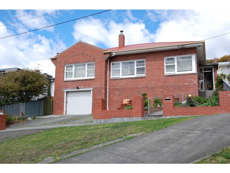 2/26 Douglas  Avenue, New Town TAS 7008