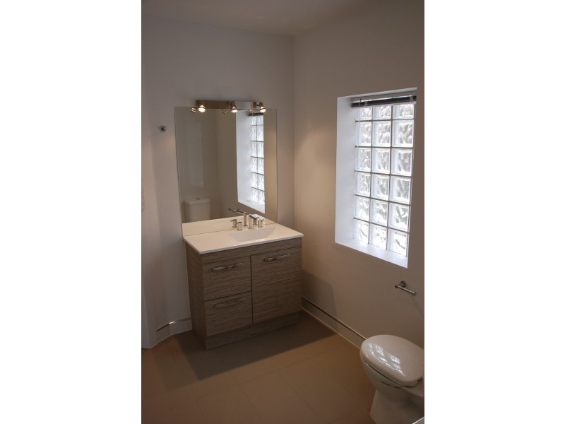 8 Oakley Avenue, New Town TAS 7008