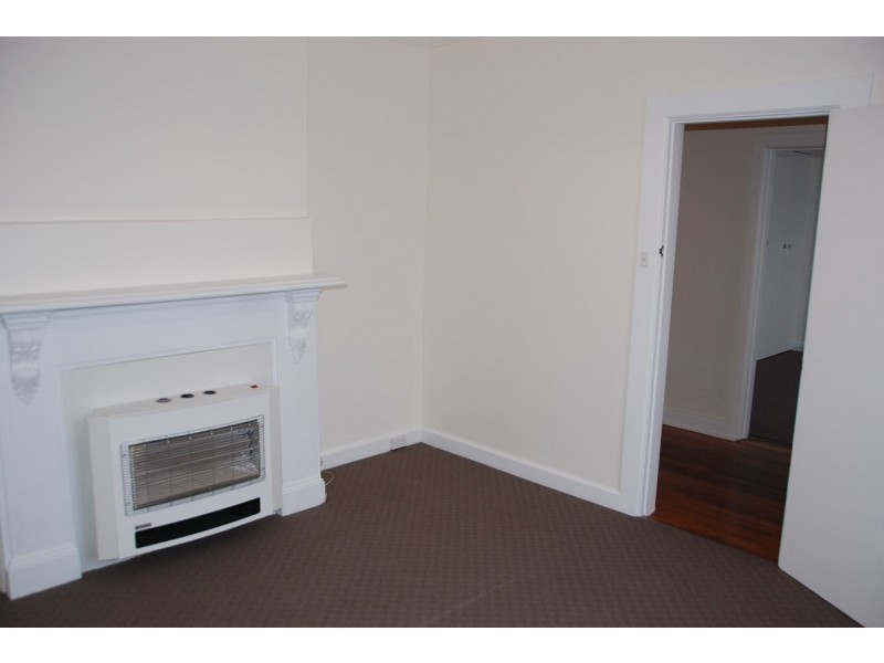 8 Oakley Avenue, New Town TAS 7008