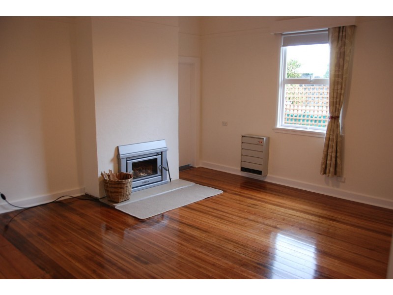 8 Oakley Avenue, New Town TAS 7008