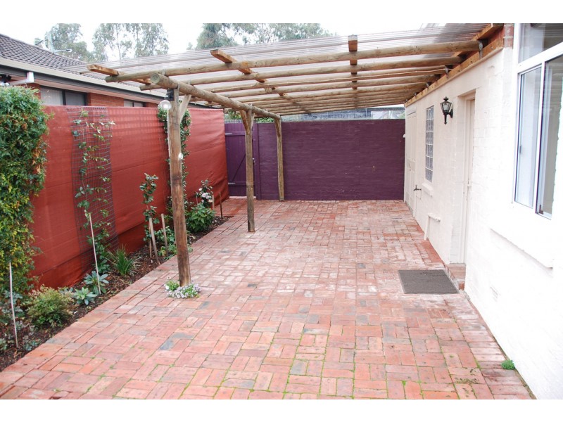 8 Oakley Avenue, New Town TAS 7008