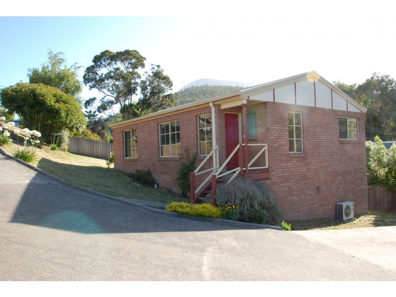 1/1 Allport Place, Lenah Valley TAS 7008
