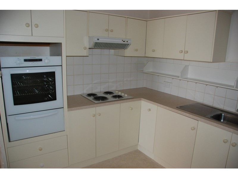 2/1A Sayer  Crescent, Sandy Bay TAS 7005