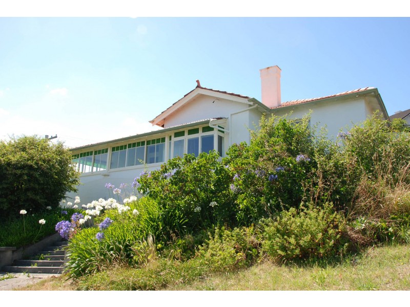 6 Wayne Avenue, Sandy Bay TAS 7005