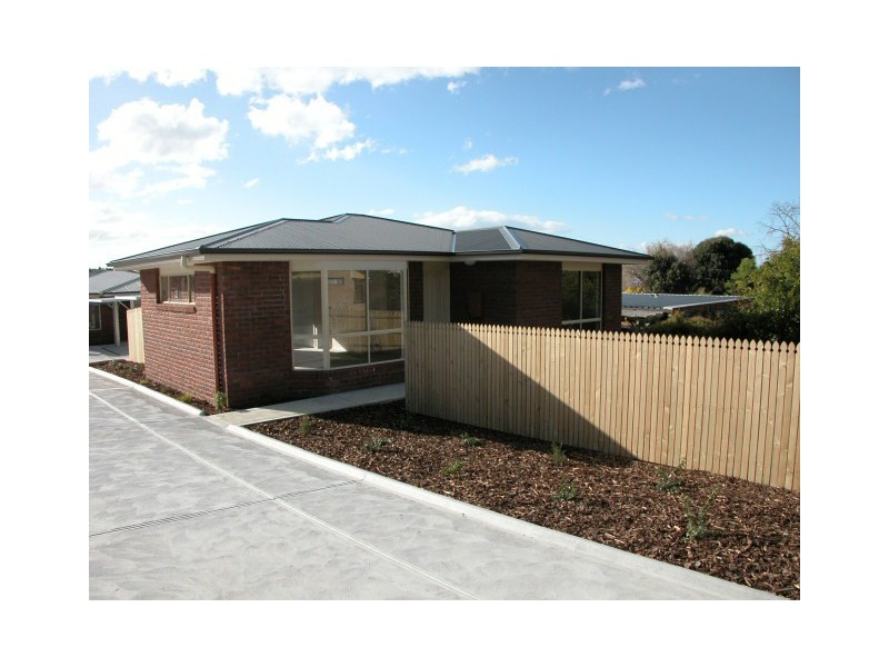 1/18 Gourlay  Street, Blackmans Bay TAS 7052