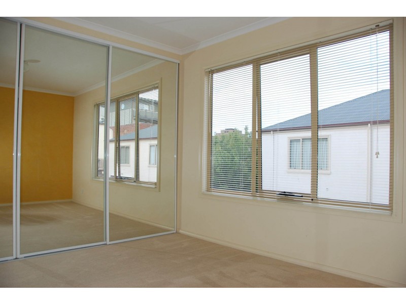 13 Terminus Row, Hobart TAS 7000