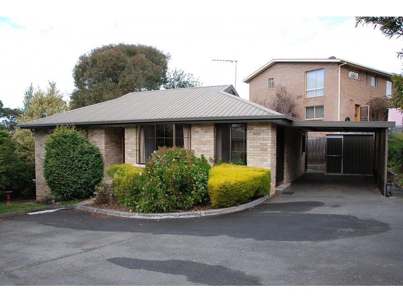 2/49 Hiern Road, Blackmans Bay TAS 7052