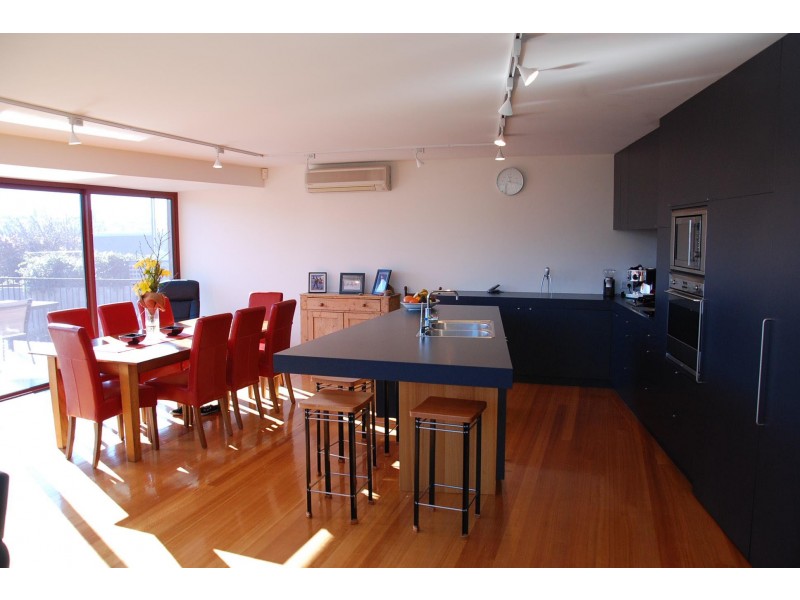 16 Lord Street, Sandy Bay TAS 7005