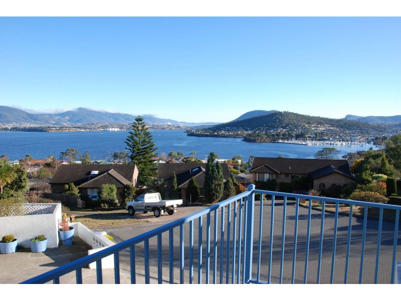 1/3 Cyrus Court, Rose Bay TAS 7015