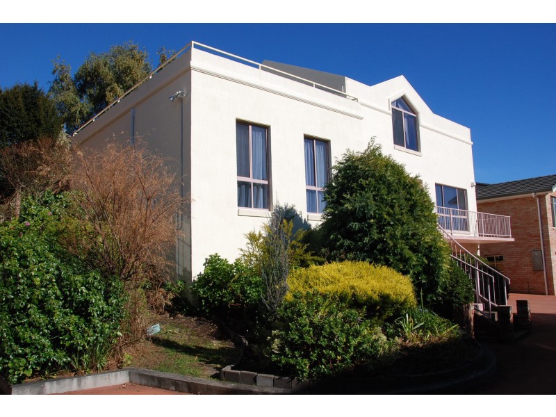 2/29 Red Chapel Avenue, Sandy Bay TAS 7005