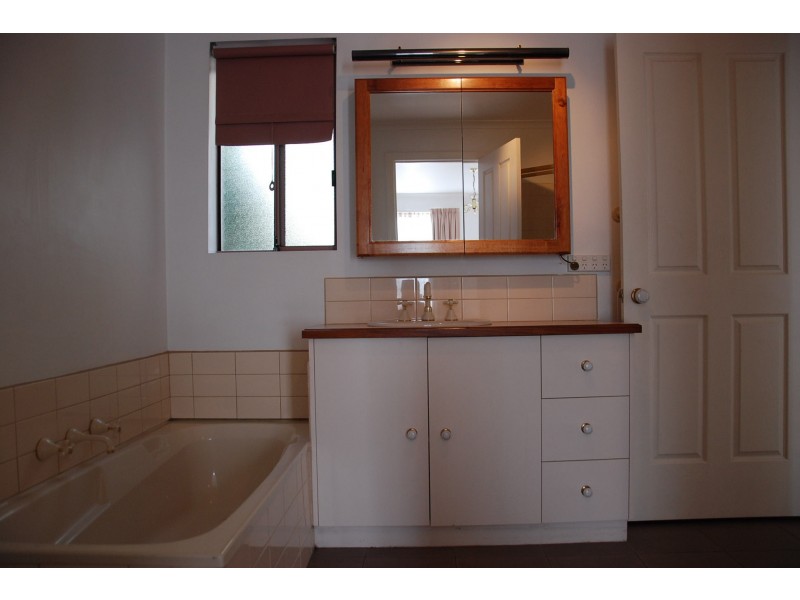 2/29 Red Chapel Avenue, Sandy Bay TAS 7005