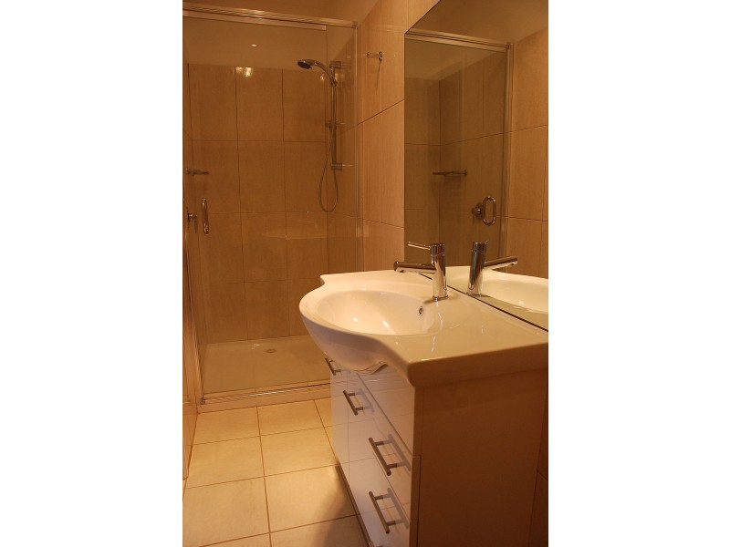1 Bartlett Place, Lindisfarne TAS 7015