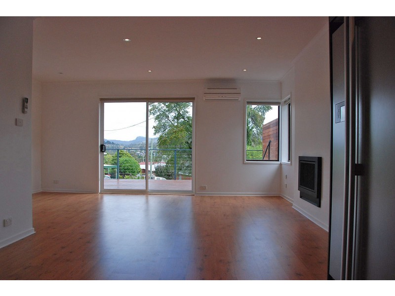 1 Bartlett Place, Lindisfarne TAS 7015