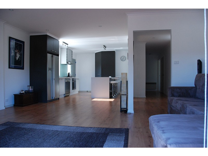 1 Bartlett Place, Lindisfarne TAS 7015