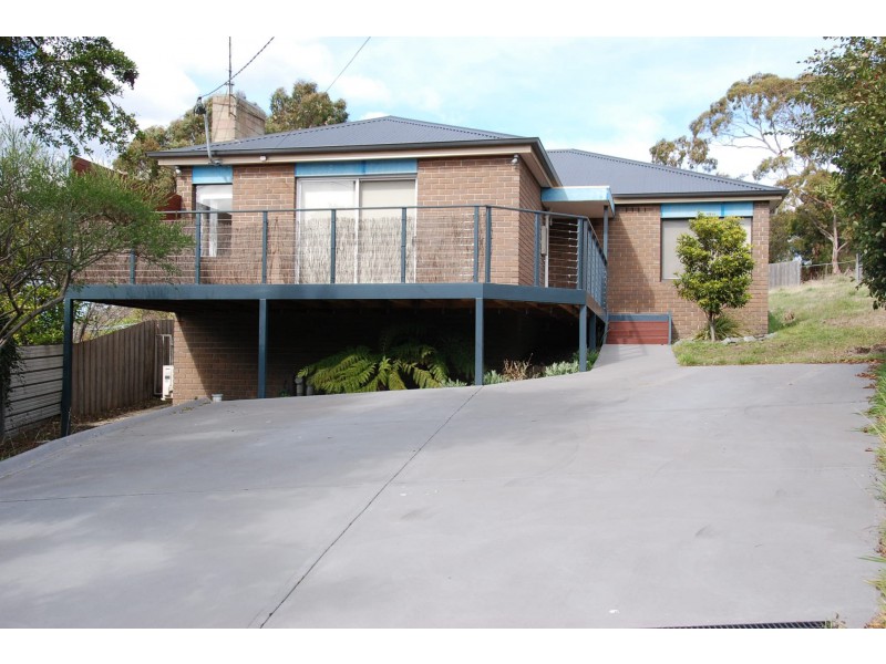 1 Bartlett Place, Lindisfarne TAS 7015