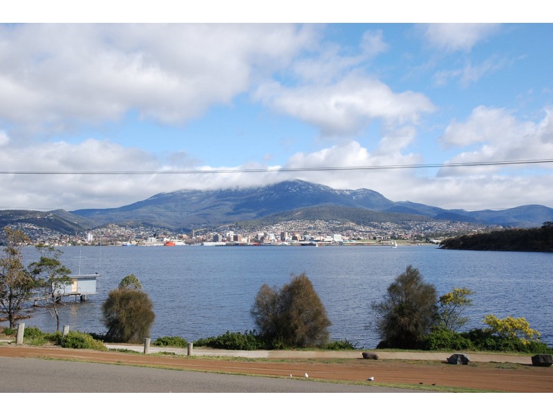 9 Victoria Esplanade, Bellerive TAS 7018