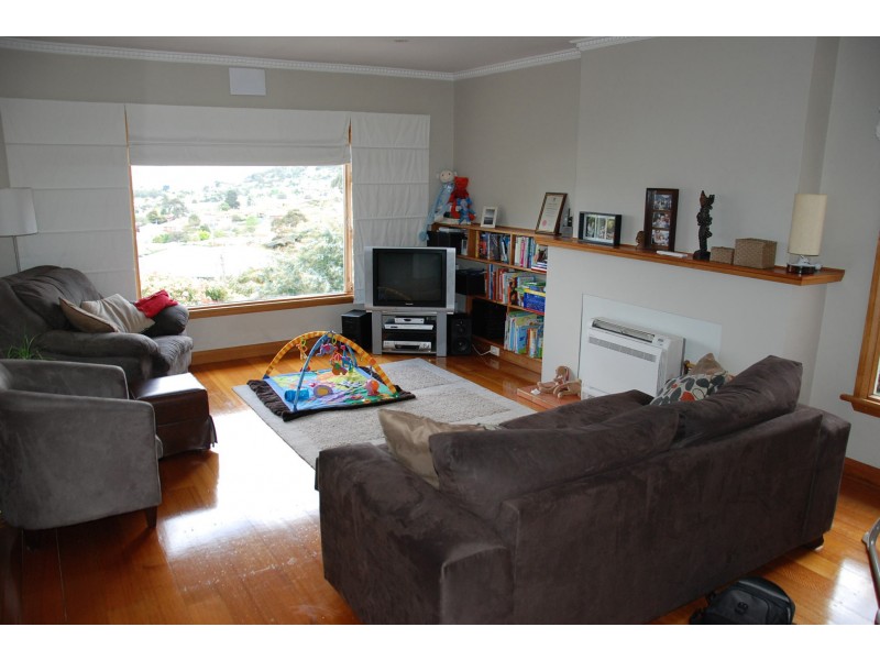 56 Bergonia Street, Lindisfarne TAS 7015