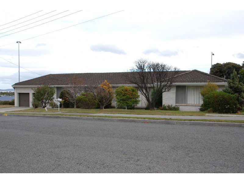 1 Lorne Crescent, Howrah TAS 7018