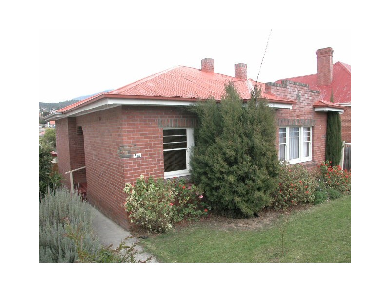 140 Newtown Road, New Town TAS 7008