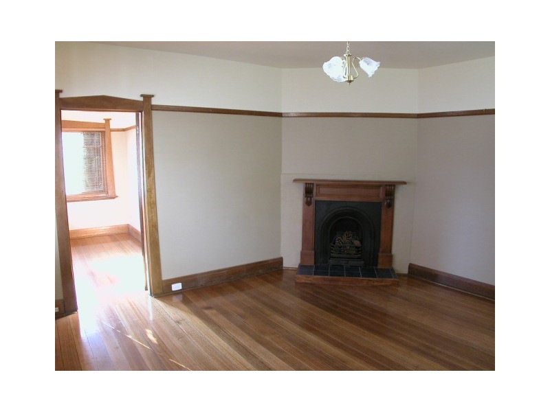 140 Newtown Road, New Town TAS 7008