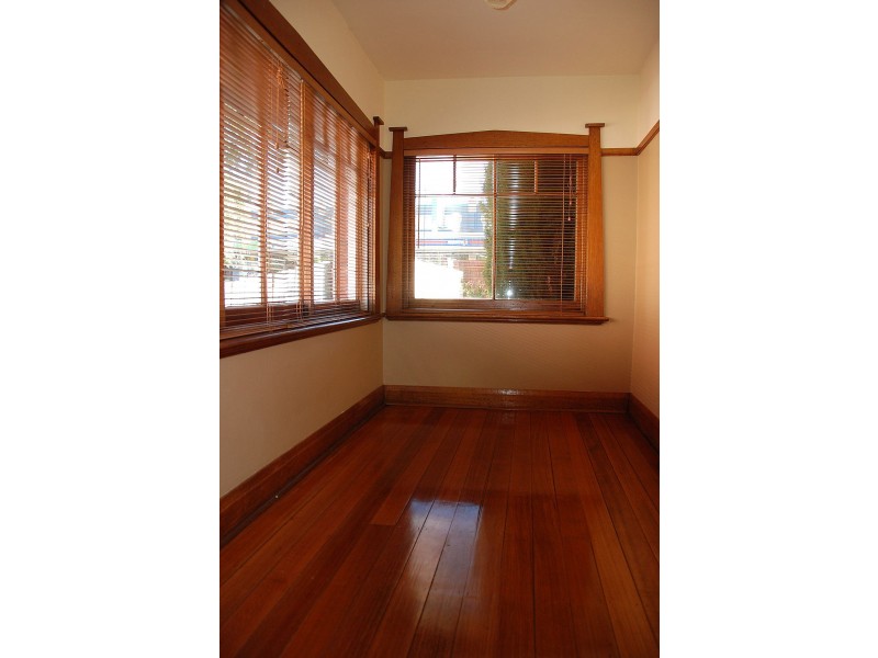 140 Newtown Road, New Town TAS 7008