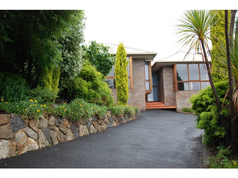 13 Namoi Place, Lenah Valley TAS 7008