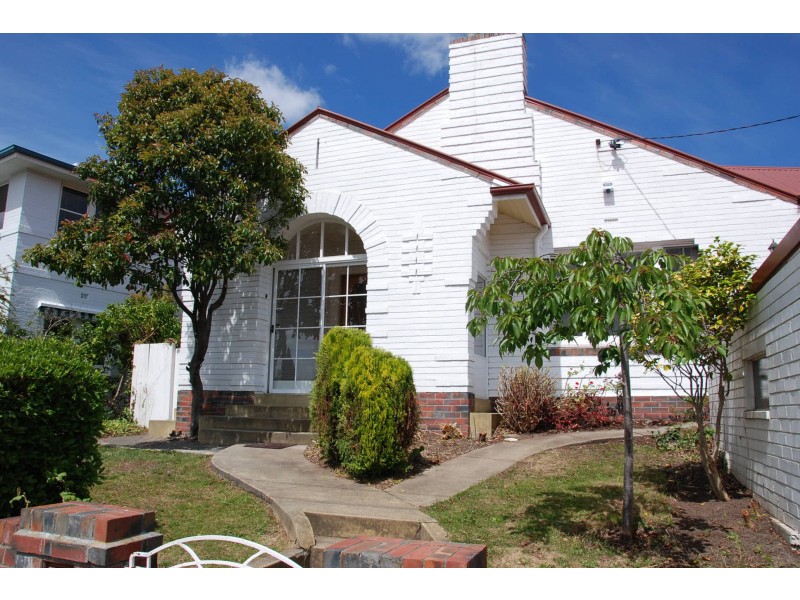 10 Heathcombe Avenue, Sandy Bay TAS 7005