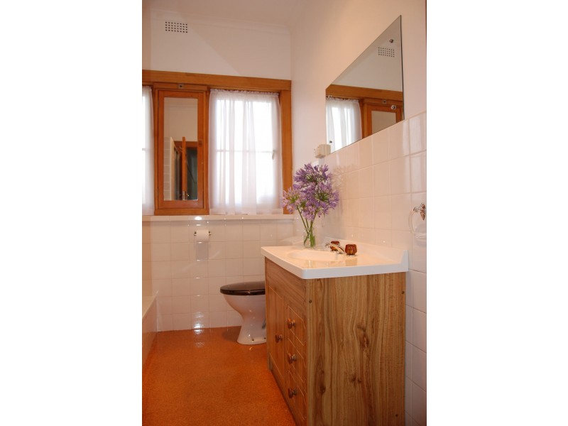 10 Heathcombe Avenue, Sandy Bay TAS 7005