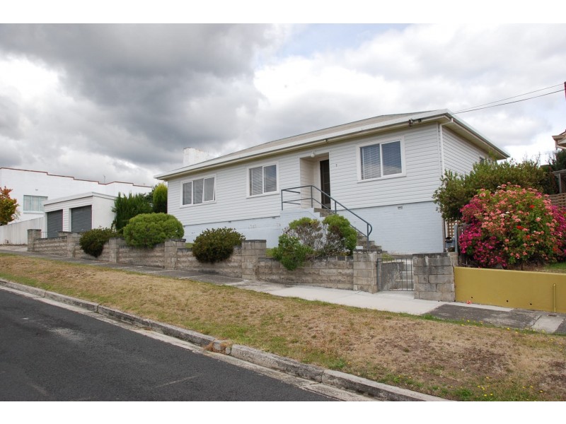 7 Girvan Avenue, New Town TAS 7008