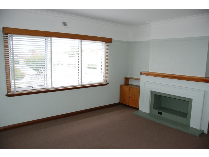 7 Girvan Avenue, New Town TAS 7008