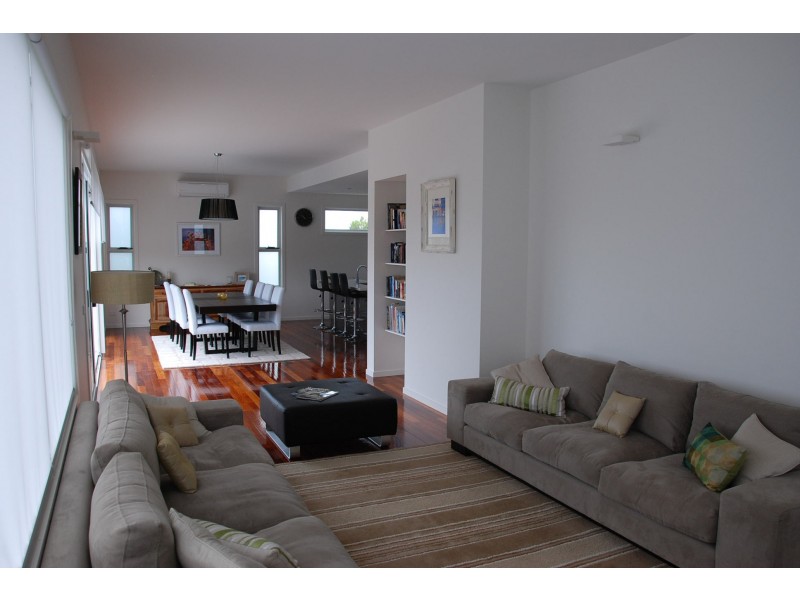 1 Nubeena Crescent, Taroona TAS 7053