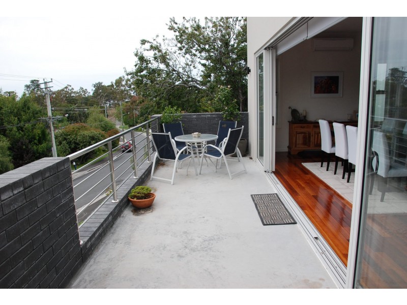 1 Nubeena Crescent, Taroona TAS 7053