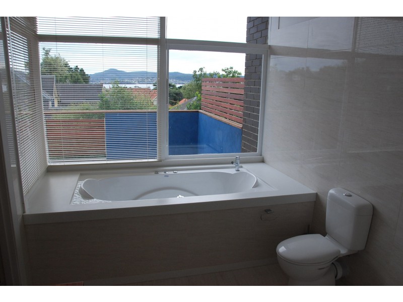 2 Walford Road, Sandy Bay TAS 7005