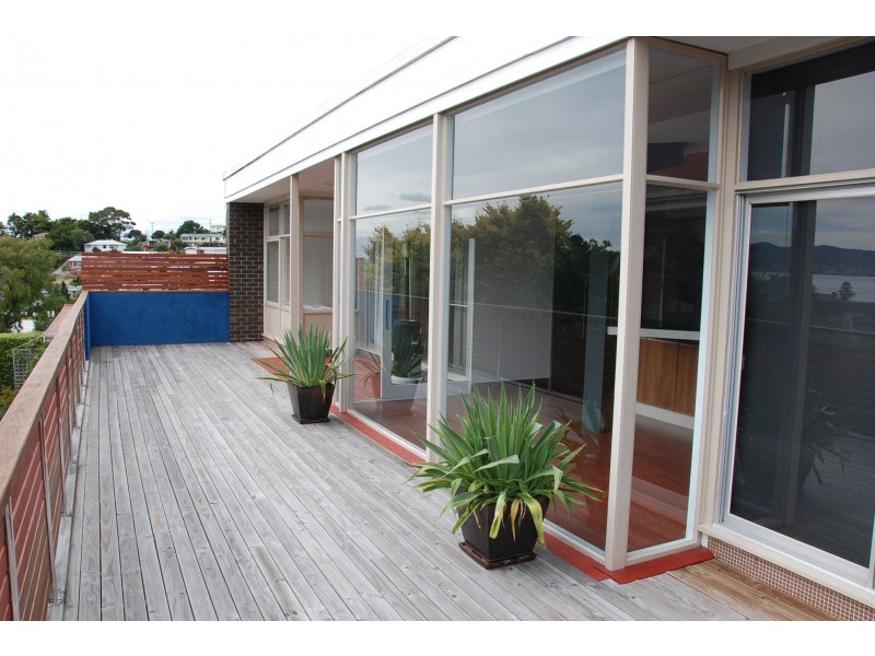 2 Walford Road, Sandy Bay TAS 7005
