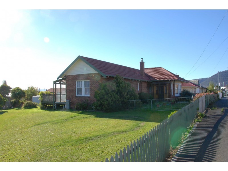 14 Humphreys  Street, Glenorchy TAS 7010
